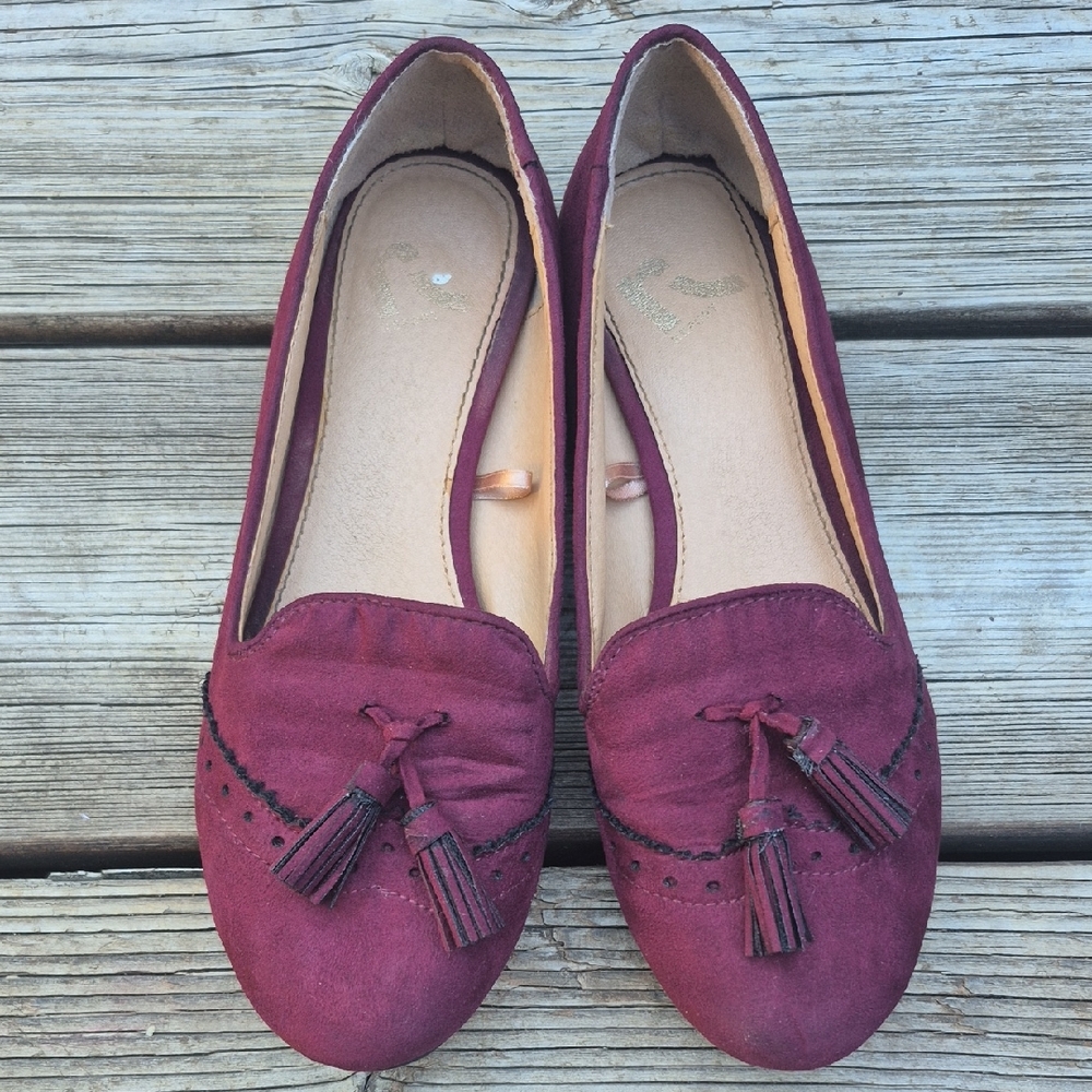 Report Maroon Tassel Loafers